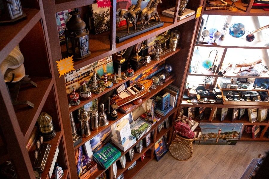 lighthouse shop